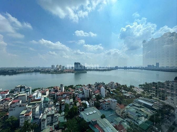 Chính chủ bán đất 356m2 lô góc mặt tiền 24m  số 565 Lạc Long Quân