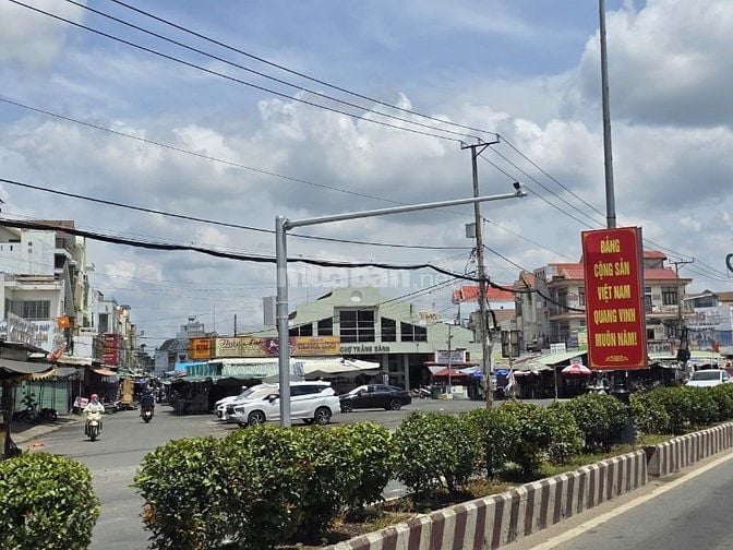 Bán thật không bốc phéc (230m2 có 99m2 đất thô thị) giá 950 Triệu SHR