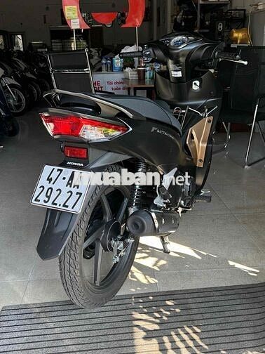 Future 2025 LED phố 500km mới 99%