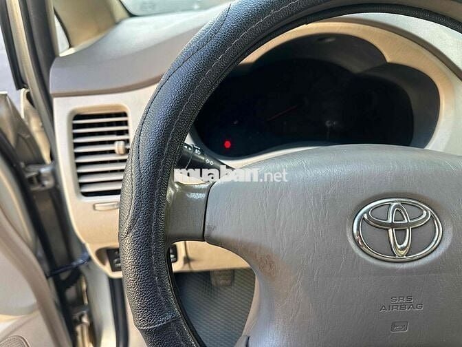Toyota Innova 2008 G - 123456 km