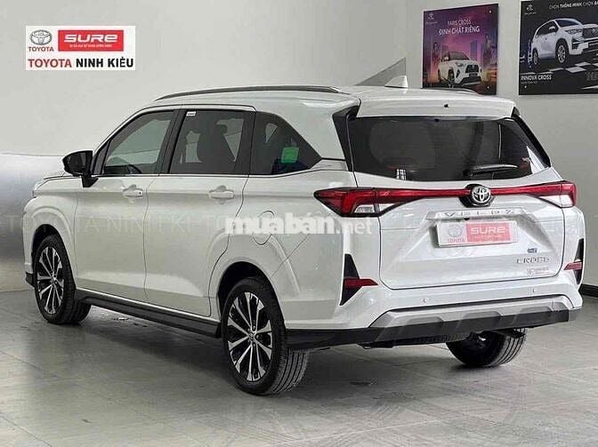 Toyota Veloz Cross 2022 CVT Top - 22000 km