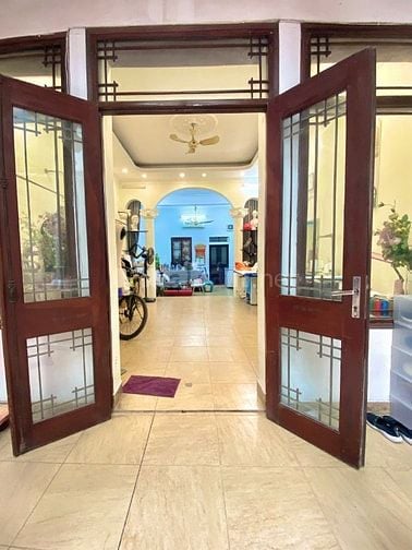 BÁN NHÀ MẶT NGÕ 555 KIM MÃ – ĐỐI DIỆN CÔNG VIÊN THỦ LỆ – VỊ TRÍ VÀNG