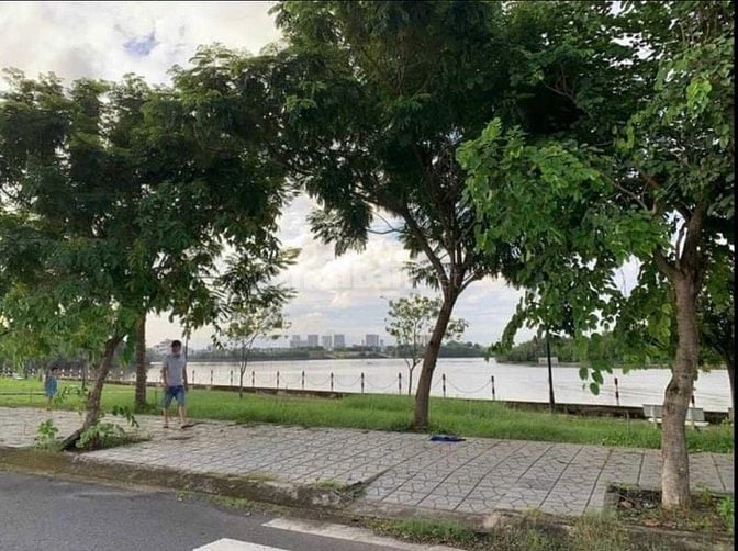 Bán đất biệt thự ven sông đường Tam Đa Quận 9 dự án Đại Học Mở 298m2