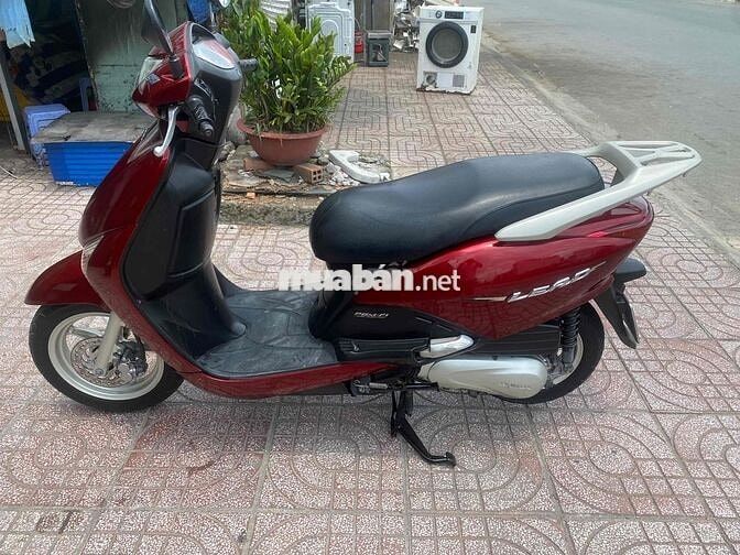 xe Honda Lead đá chống tắt máy