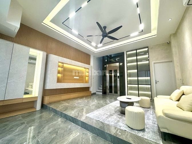 Siêu phẩm Ngã Tư Sở, 6 tầng thang máy, gần phố, 41m2, chào 13 tỷ 8