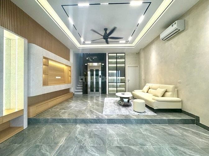 Siêu phẩm Ngã Tư Sở, 6 tầng thang máy, gần phố, 41m2, chào 13 tỷ 8