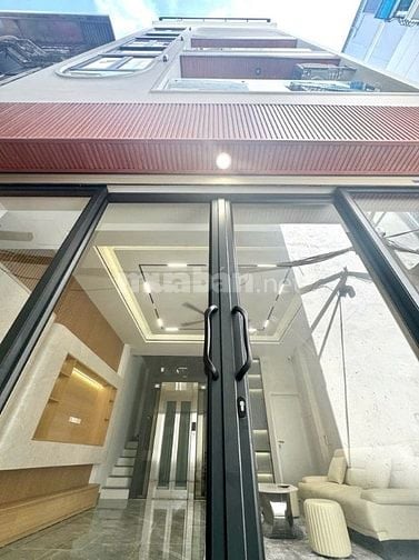 Siêu phẩm Ngã Tư Sở, 6 tầng thang máy, gần phố, 41m2, chào 13 tỷ 8