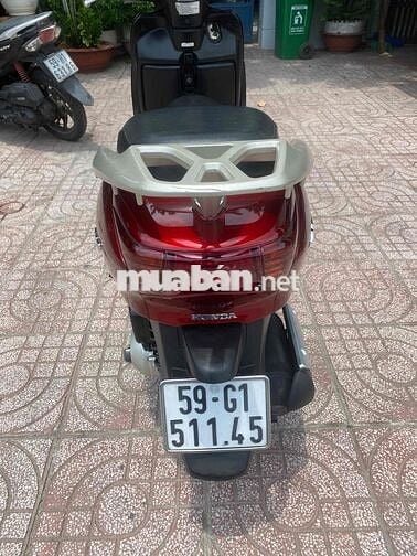 xe Honda Lead đá chống tắt máy