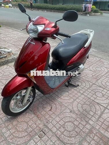 xe Honda Lead đá chống tắt máy