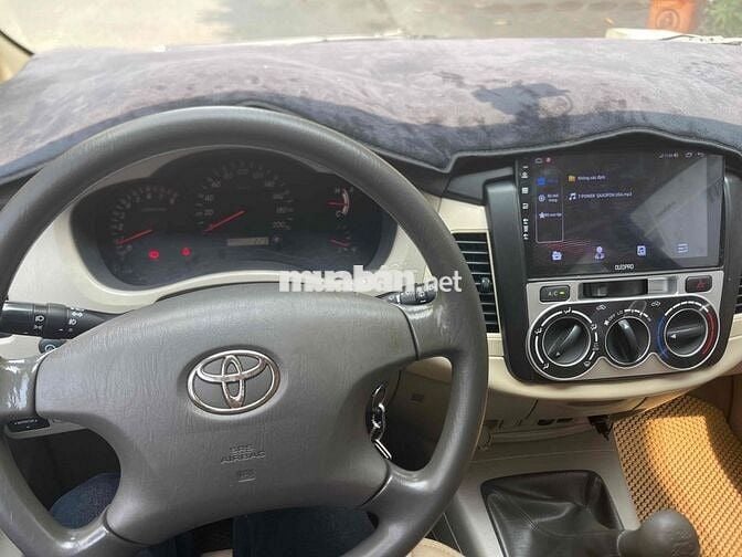 Toyota Innova 2011 G - 150000 km