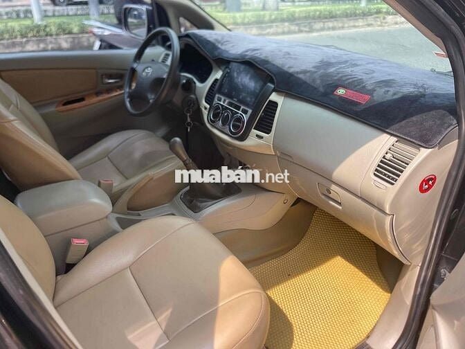 Toyota Innova 2011 G - 150000 km
