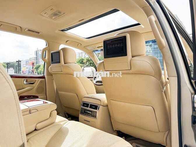 Lexus Lx570 (Full options)