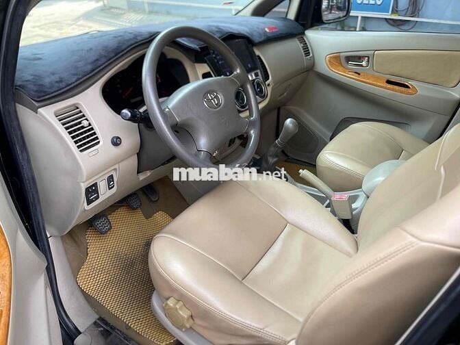 Toyota Innova 2011 G - 150000 km