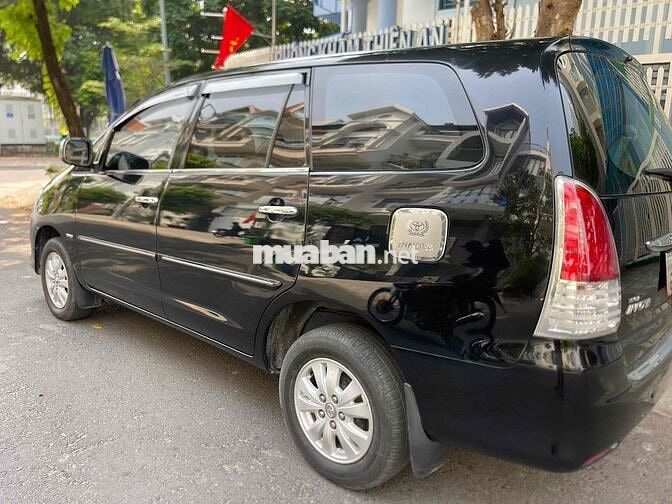 Toyota Innova 2011 G - 150000 km