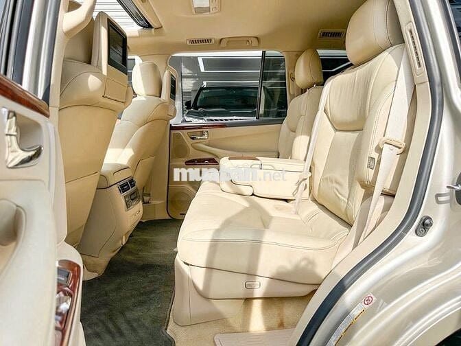 Lexus Lx570 (Full options)