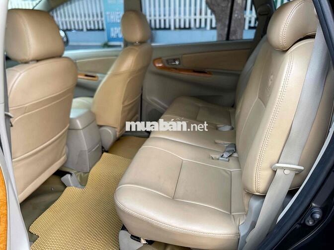 Toyota Innova 2011 G - 150000 km