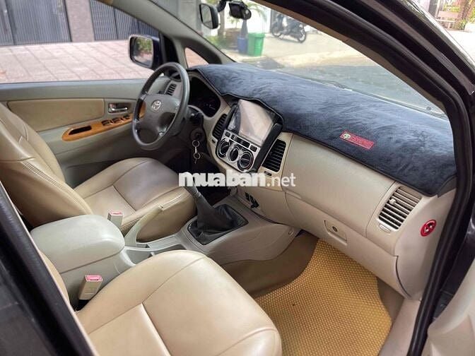 Toyota Innova 2011 G - 150000 km