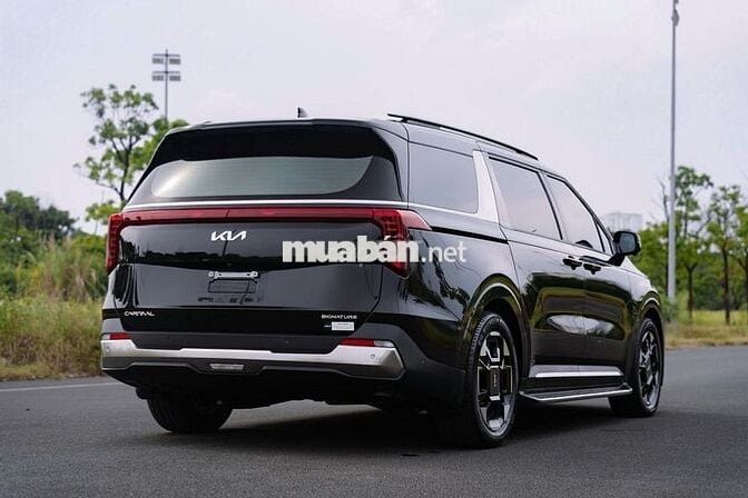 Kia Carnival 2.2D Signature 7 ghế 2024 - 28000 km