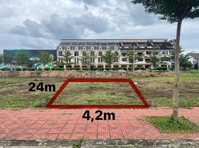 Cần bán đất nền khu dân cư đô thị mới, Nền đối diện công viên 