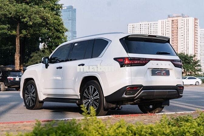 Lexus LX 600 Urban 2024 - 5000 km