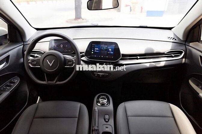 VF5 biển vàng trả trước 70 triệu, bao nợ xấu