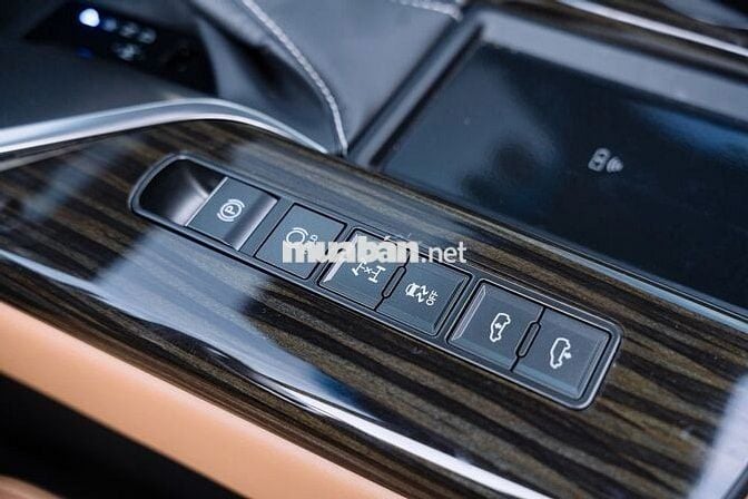 Lexus LX 600 Urban 2024 - 5000 km