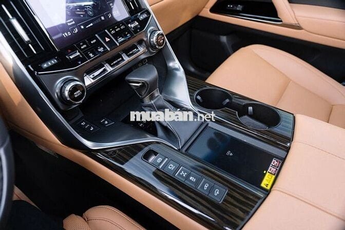 Lexus LX 600 Urban 2024 - 5000 km