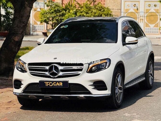 Mercedes-Benz GLC300 trắng/nâu sản xuất 2018
