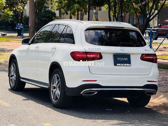 Mercedes-Benz GLC300 trắng/nâu sản xuất 2018