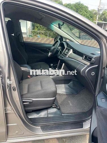 Innova 2018 2.0.E lăn bánh 10 ngàn km cực hiếm