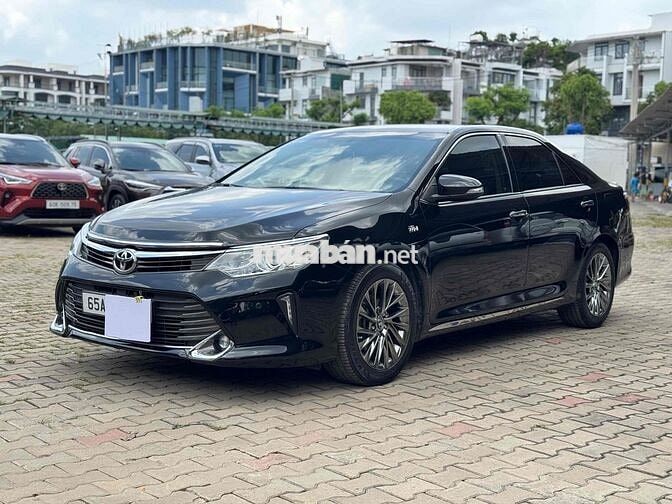 Toyota Camry 2015 2.5Q - 60000 km