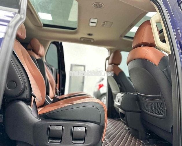Kia Carnival 2024 2.2D Signature Lướt: 7500 km