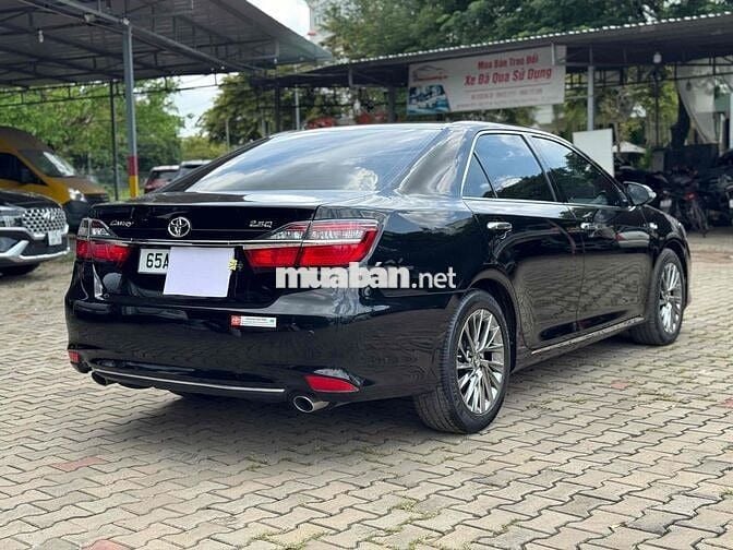 Toyota Camry 2015 2.5Q - 60000 km