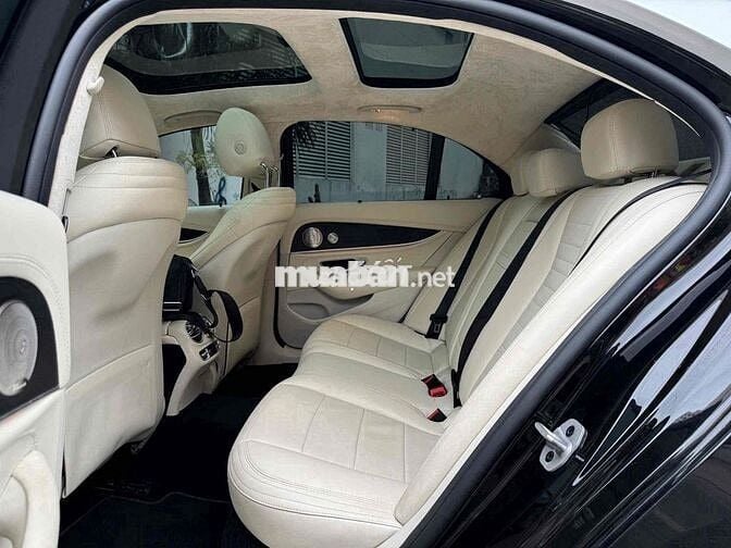 MERCEDES-BENZ E300 2021