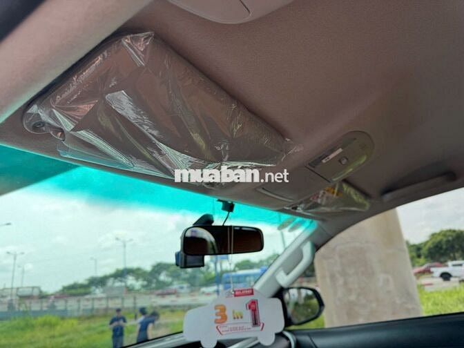 TOYOTA HILUX 2.4E AT 4x2 – MỚI 99%