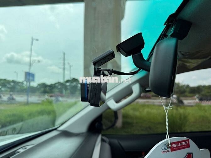 TOYOTA HILUX 2.4E AT 4x2 – MỚI 99%