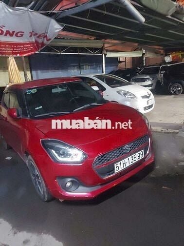 Suzuki Swift 5 chỗ dáng thể thao.