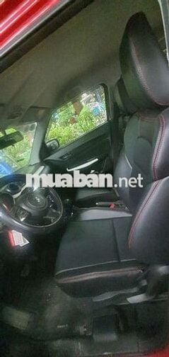Suzuki Swift 5 chỗ dáng thể thao.