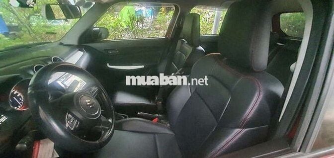 Suzuki Swift 5 chỗ dáng thể thao.