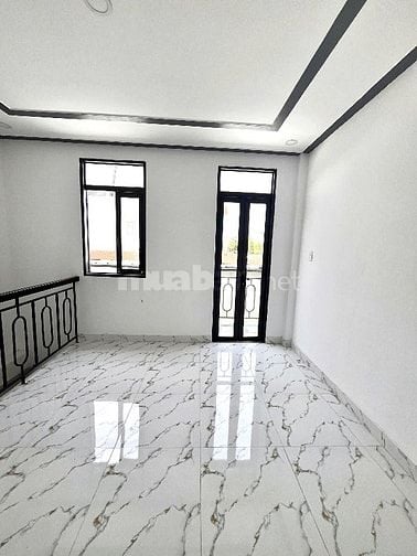 Nhà 1 trệt 1 lầu, gần kcn hoàng gia,gần chợ chỉ 195 triệu