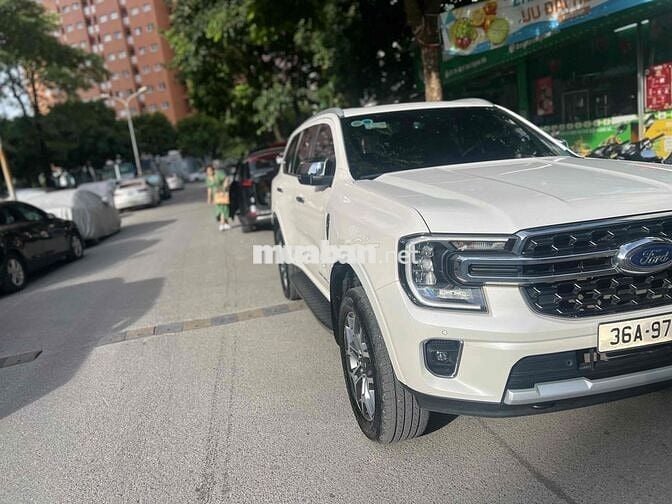Ford Everest 2022 Titanium bảo dưỡng full hãng