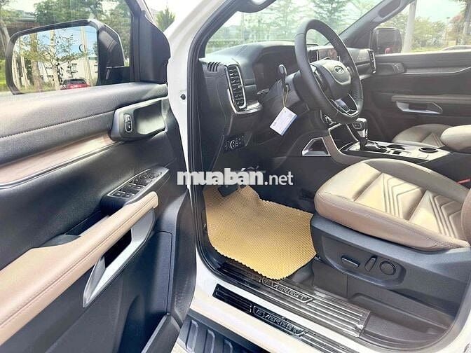 Ford Everest 2022 Titanium bảo dưỡng full hãng