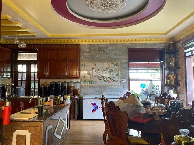 BIỆT PHỦ MẶT TIỀN ĐƯỜNG NHỰA ️-Diện tích : 386,5m ngang 9x42,9m .
