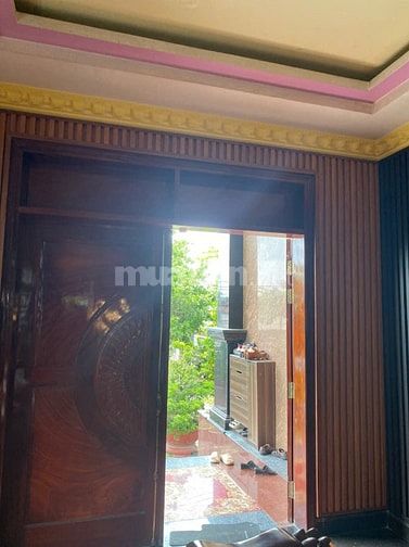 BIỆT PHỦ MẶT TIỀN ĐƯỜNG NHỰA ️-Diện tích : 386,5m ngang 9x42,9m .
