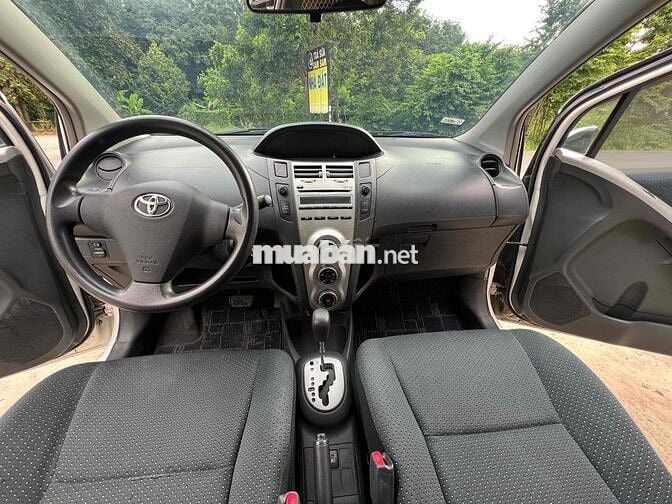 Toyota Yaris 2009 1.5 AT - 98000 km