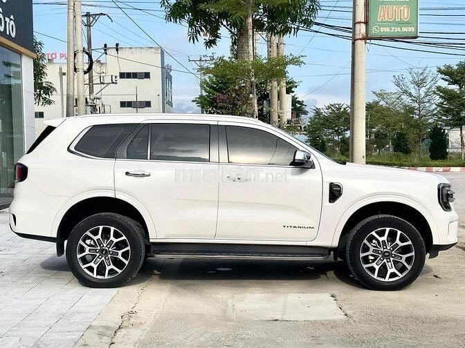 Ford Everest 2022 Titanium bảo dưỡng full hãng