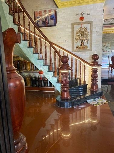 BIỆT PHỦ MẶT TIỀN ĐƯỜNG NHỰA ️-Diện tích : 386,5m ngang 9x42,9m .