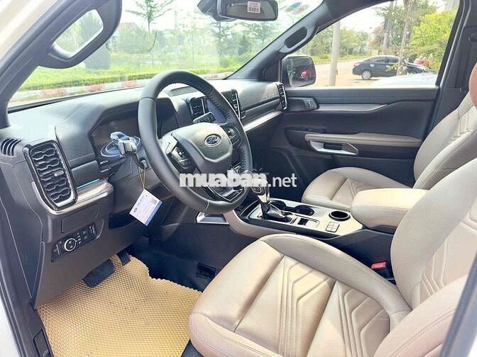 Ford Everest 2022 Titanium bảo dưỡng full hãng