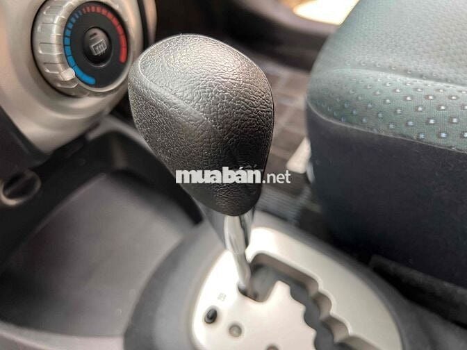 Toyota Yaris 2009 1.5 AT - 98000 km