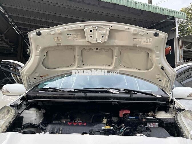 Toyota Yaris 2009 1.5 AT - 98000 km